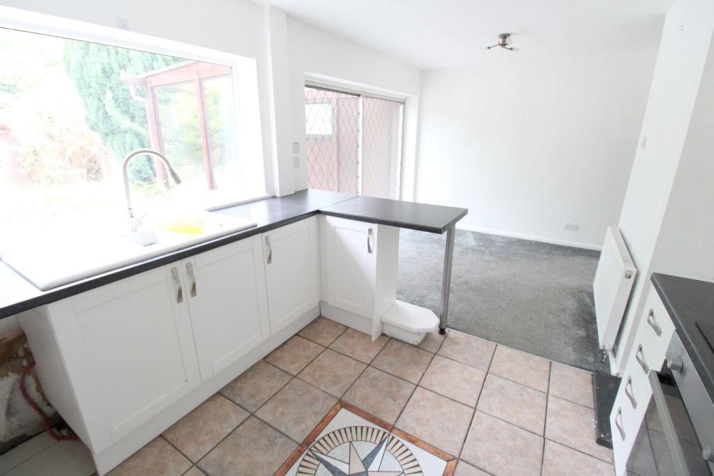 Kitchen 2.jpg
