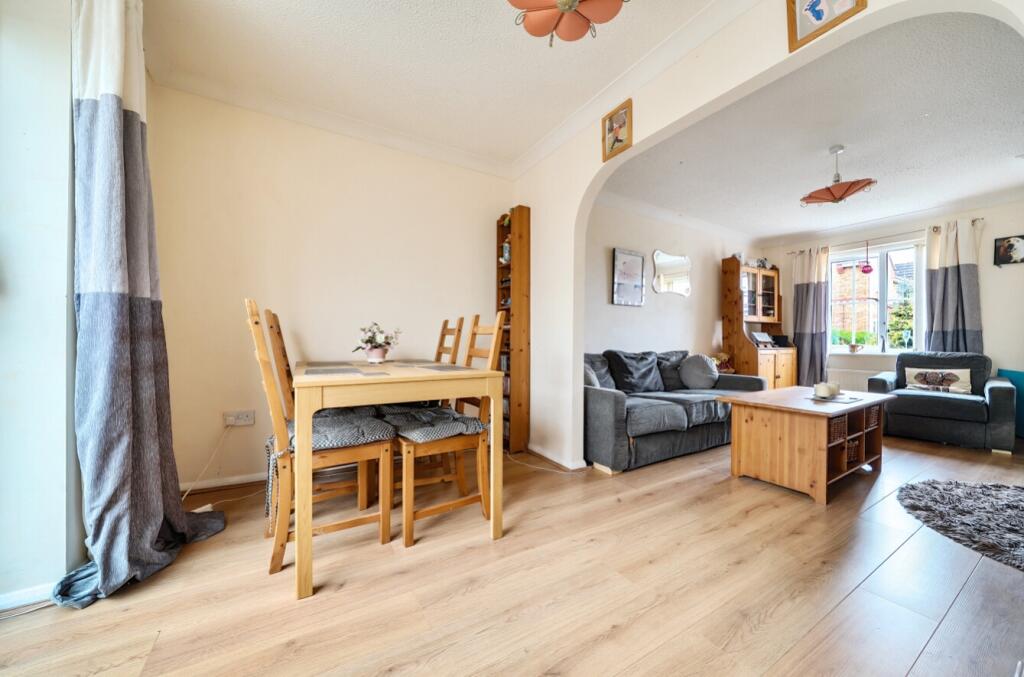 1328680-6-6888cff66785c