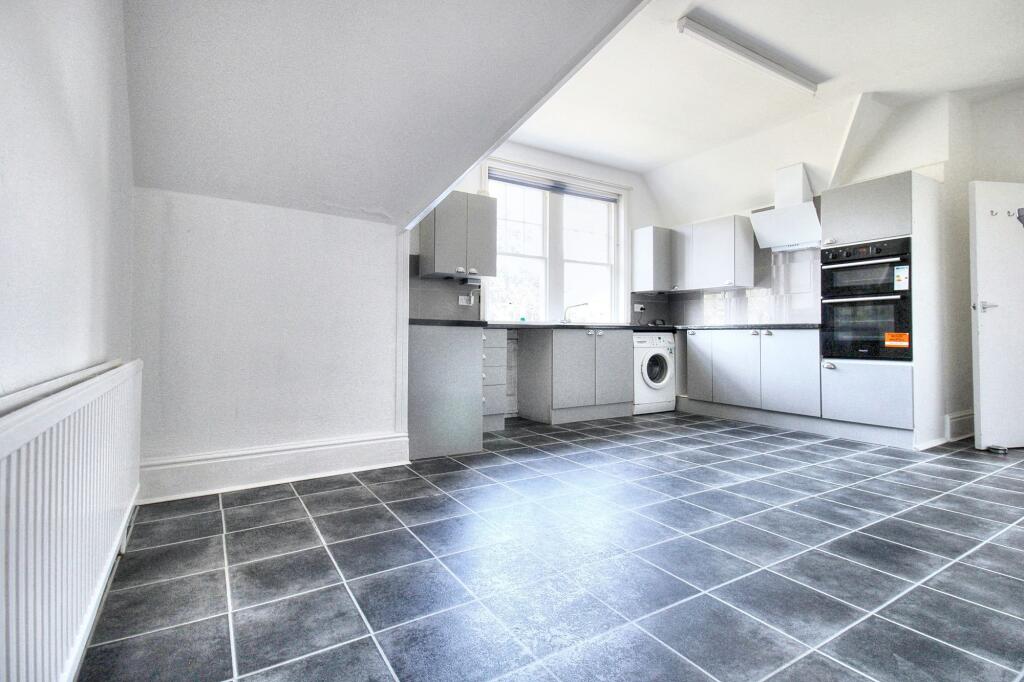 Kitchen/ Dining Room