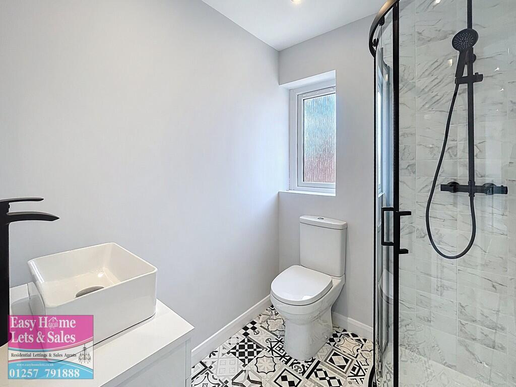 1st Floor Bathroo...