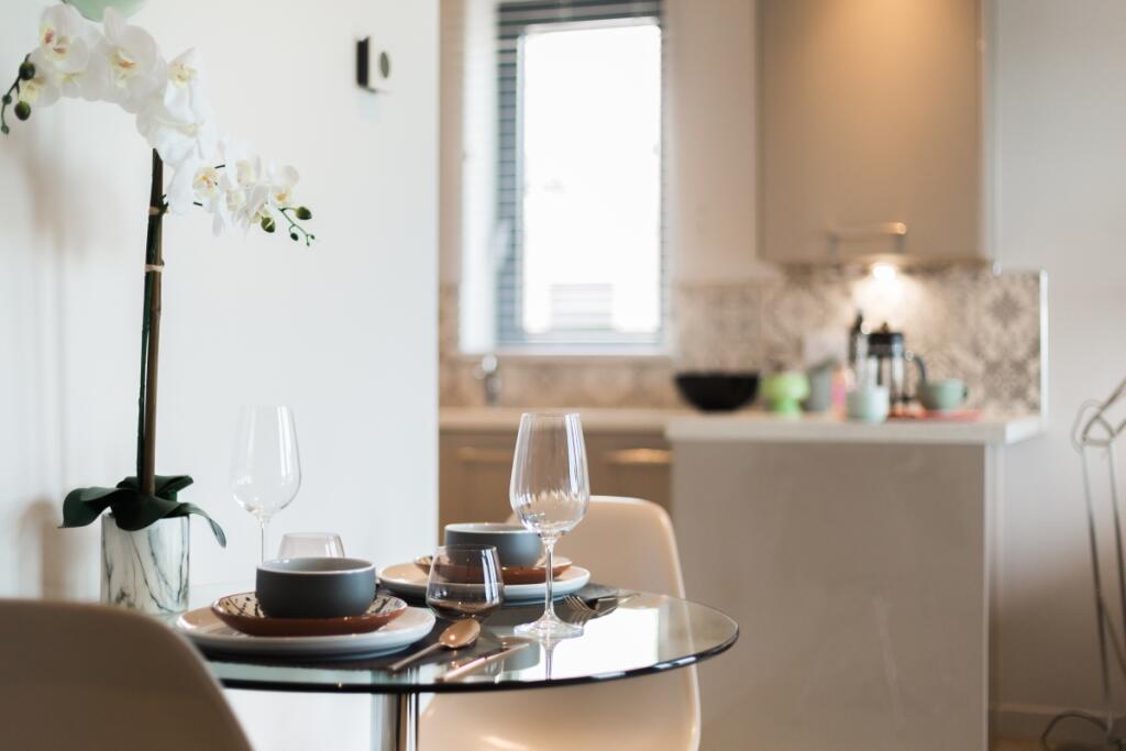 9 Quality Furnish...