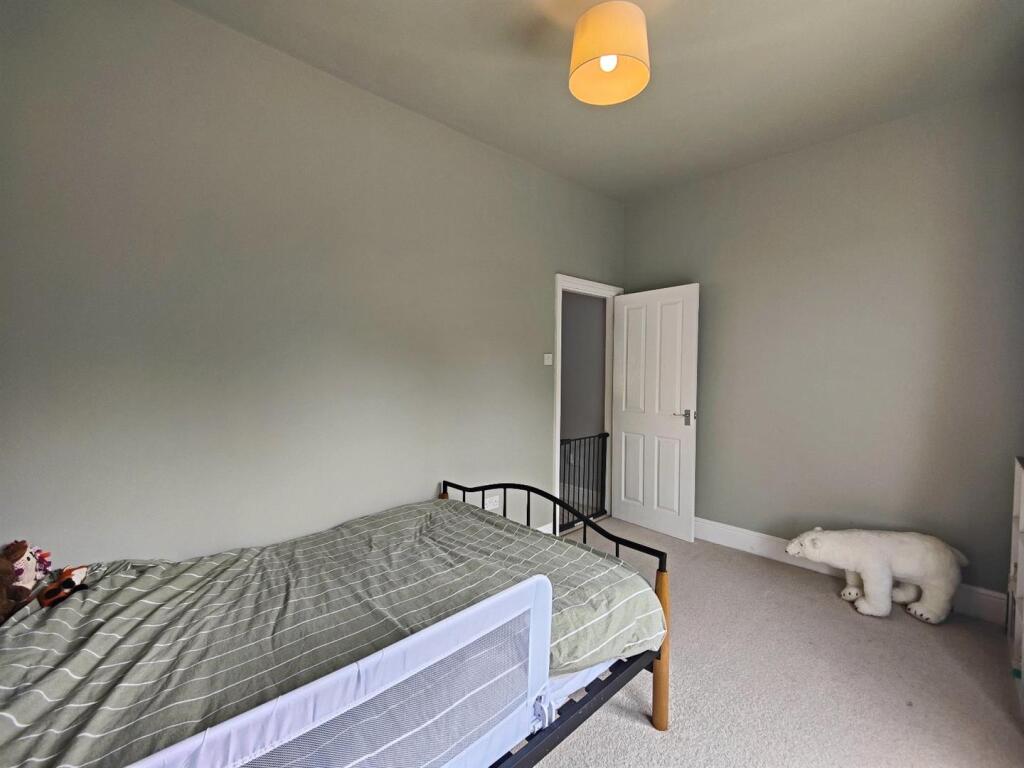 Bedroom 2b.jpg