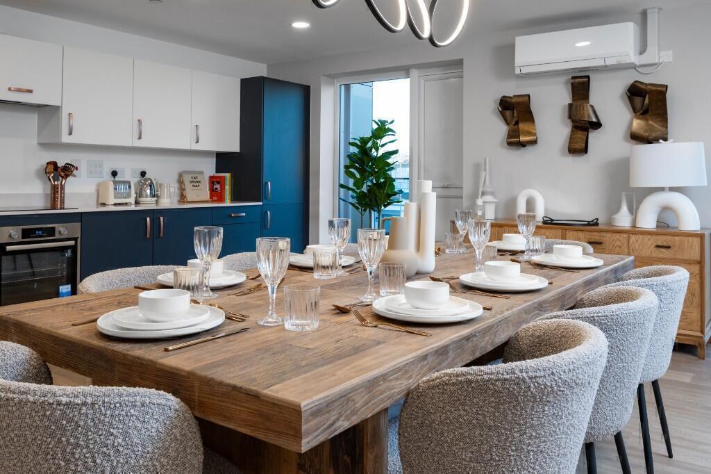 Hewitts Way, Walton-On-Thames, Surrey, KT12