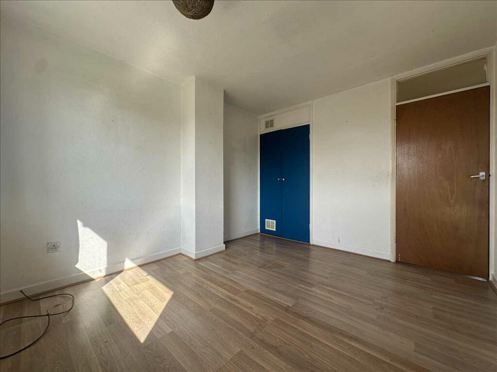 Bedroom (front)