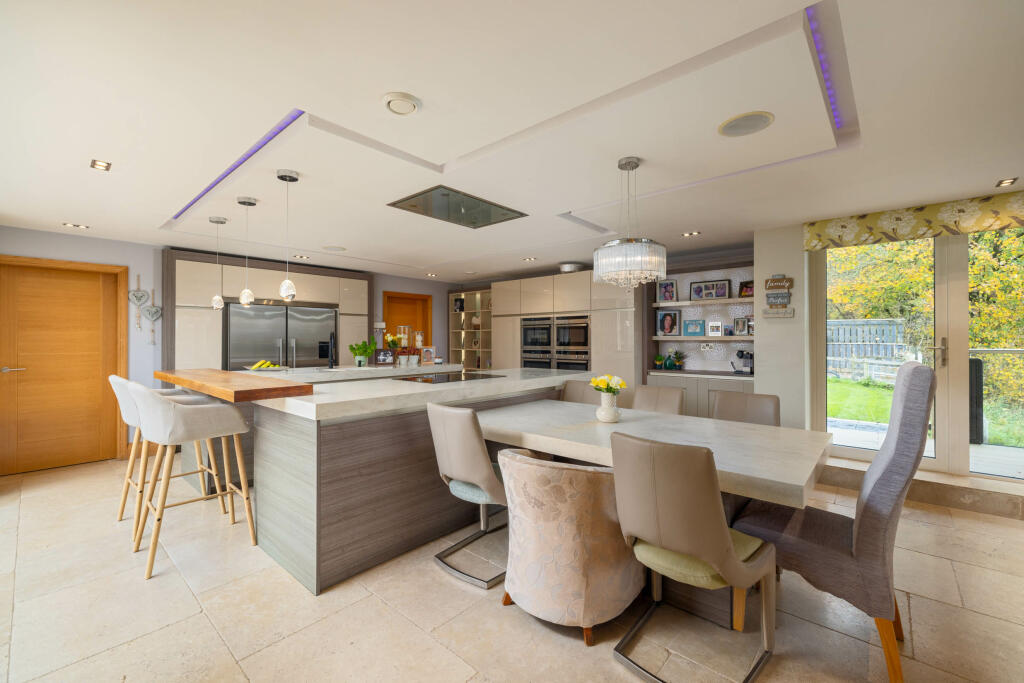 20241030-1141_Maison Haus - Ivory House, Station R