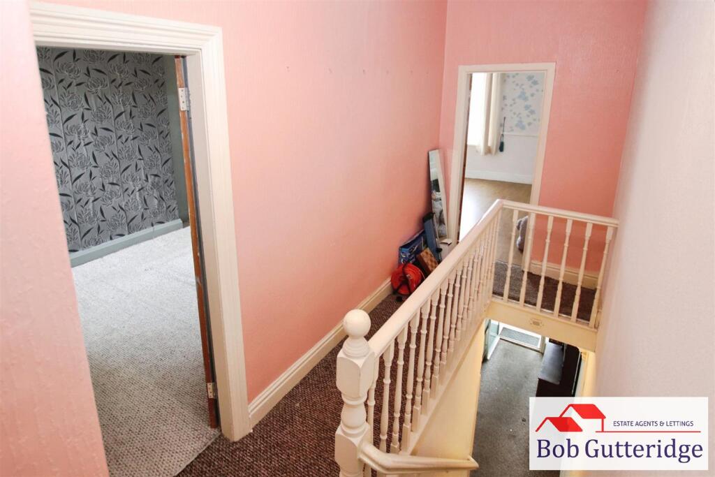 FIRST FLOOR LANDING