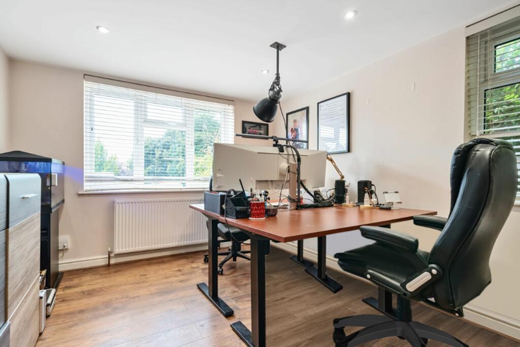 Ground Floor office/Bedroom 5