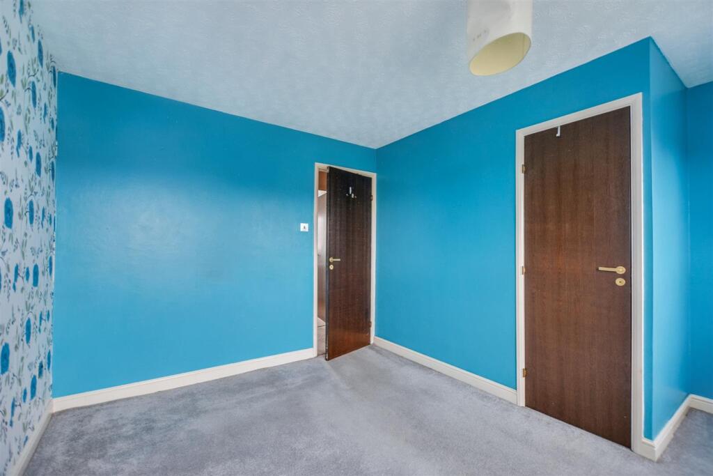 Bedroom 1_2.jpeg