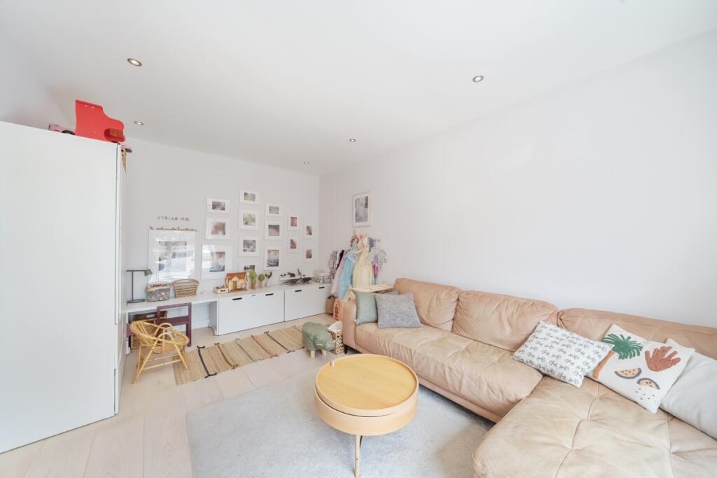 1312115-11-685028...