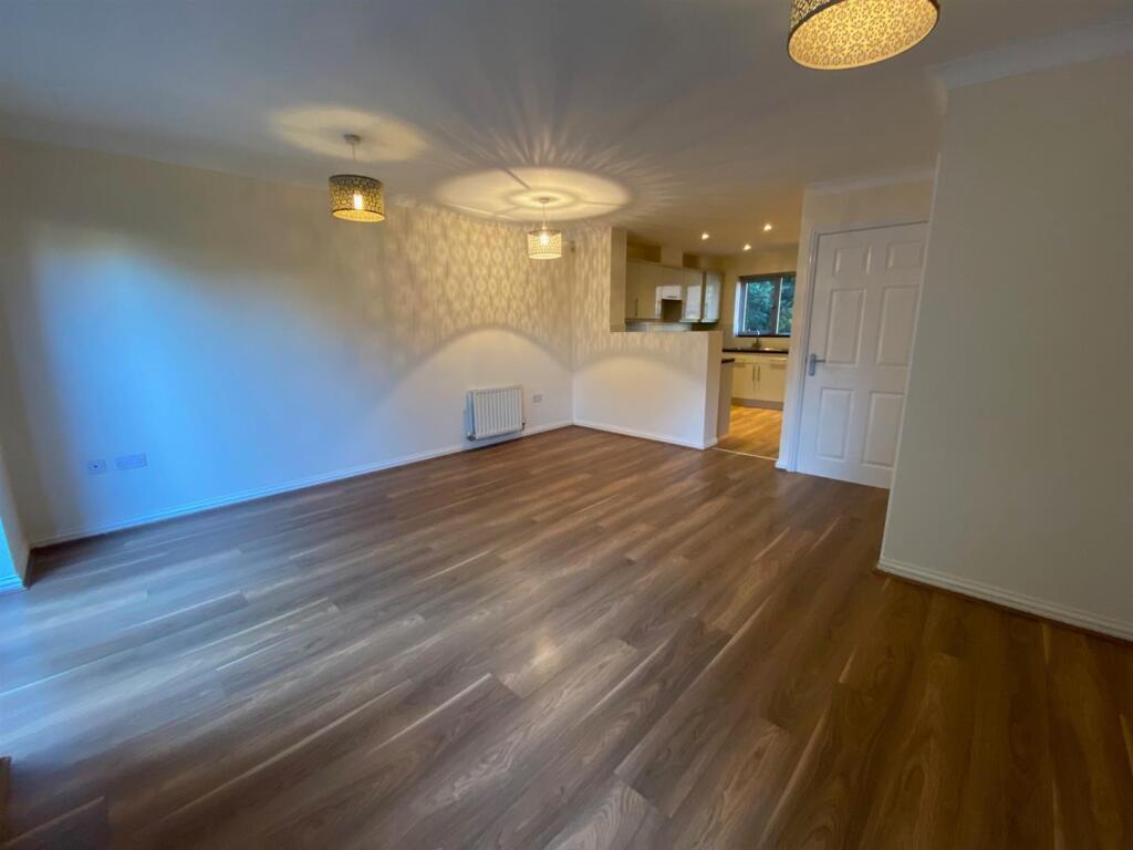 DINING AREA 2.jpg
