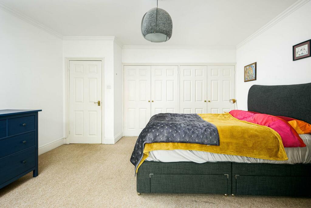 Bedroom1_2.jpg