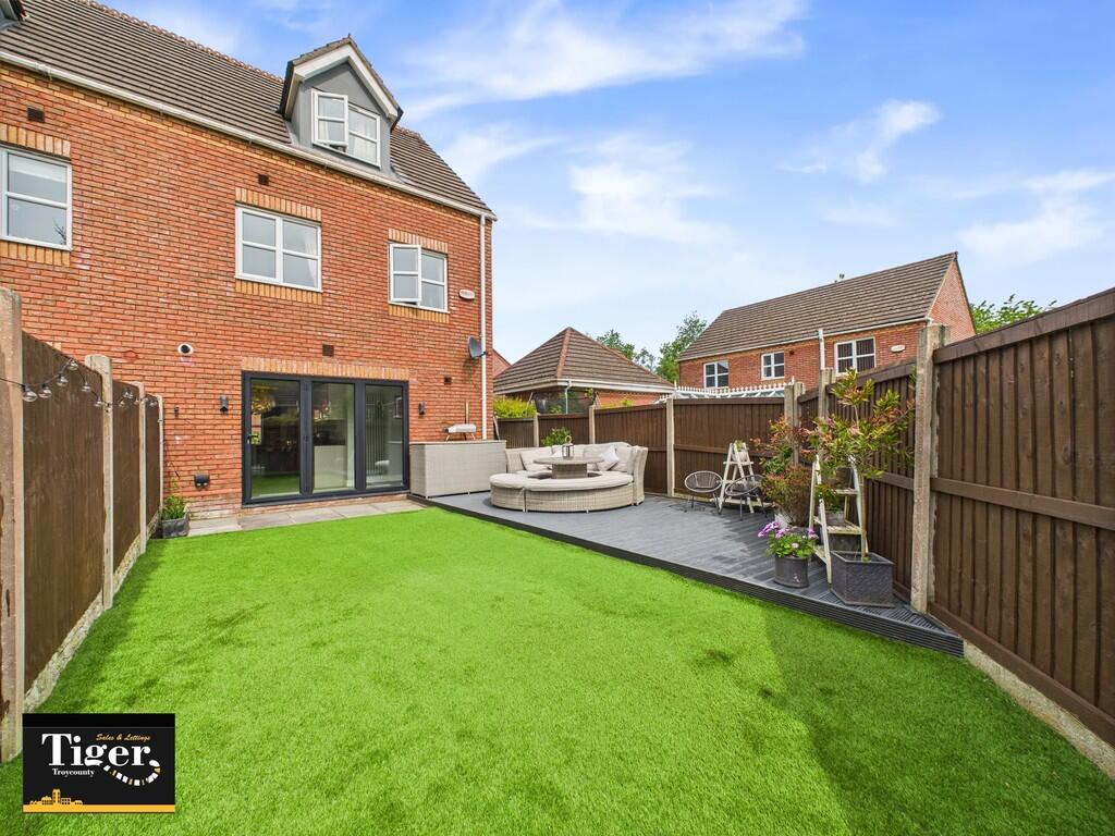 CAM02176G0-PR0571...