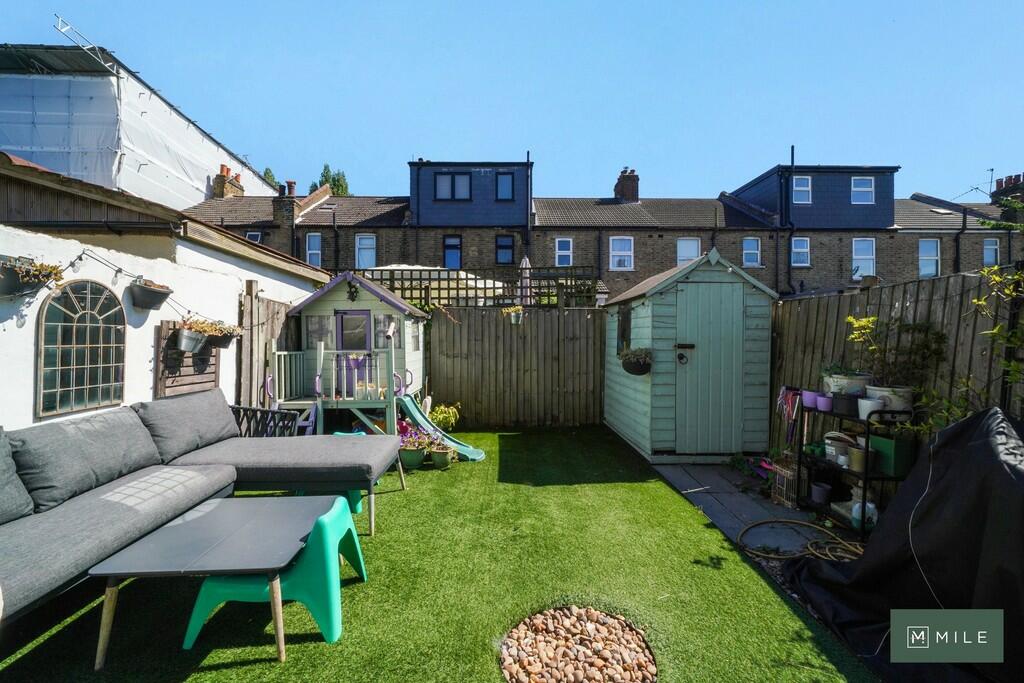 53 Yewfield Road ...