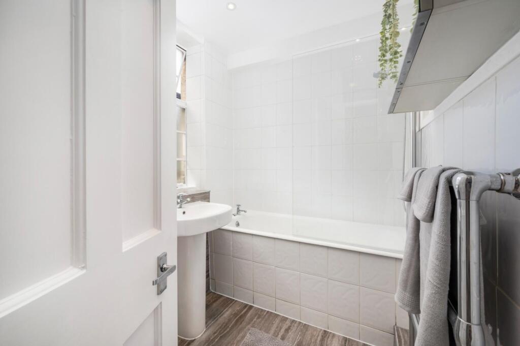 bathroom (1).jpg