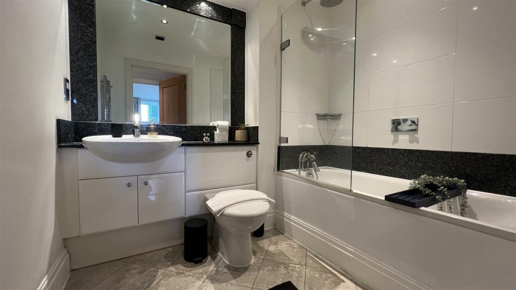 bath1.JPG