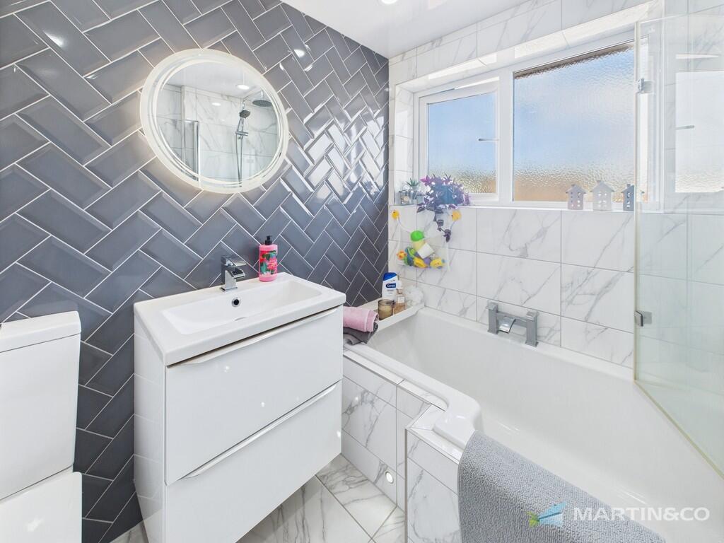 CAM02318G0-PR0501...