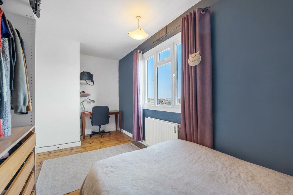 Bedroom 2 (3).jpg