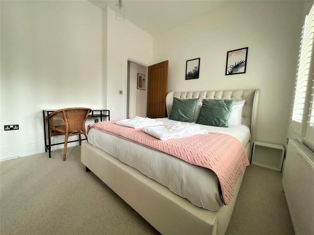 Bedroom1.jpg