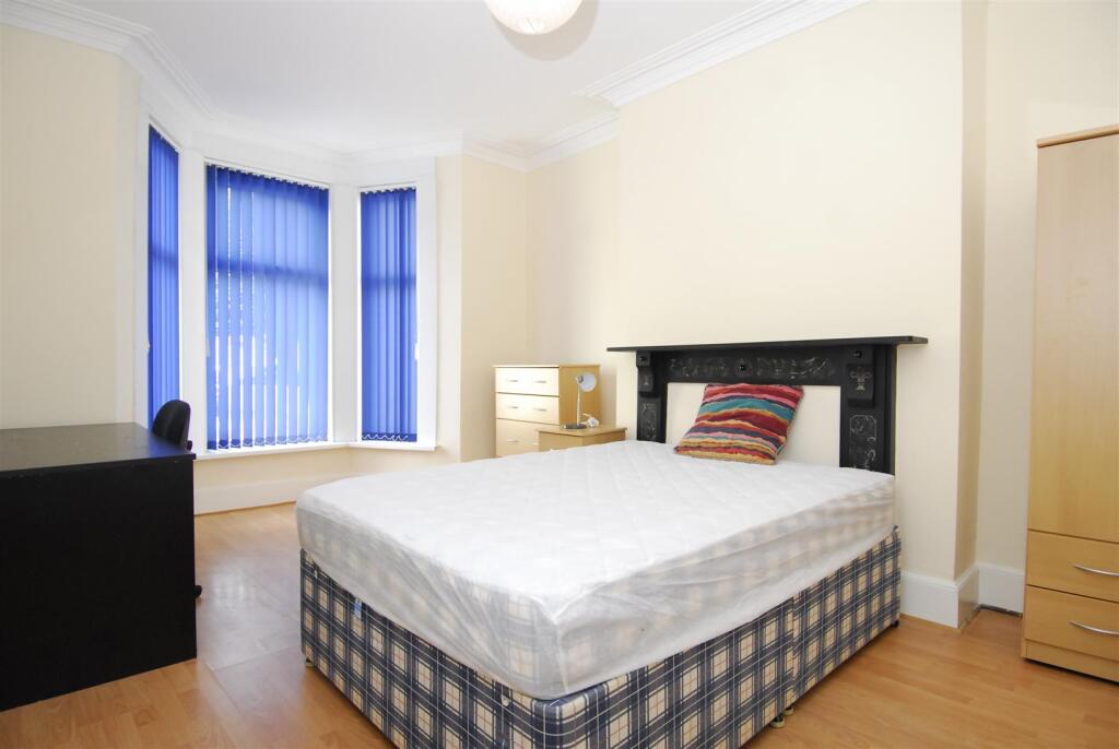 6PearsonAve001.JPG