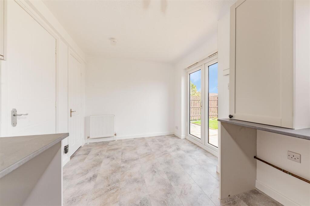 35 Myrtlehall Gardens Dundee-4.JPG