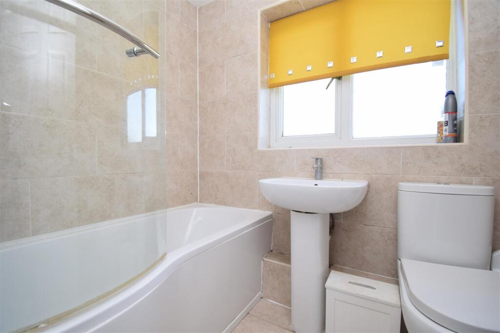 BATHROOM/W.C.