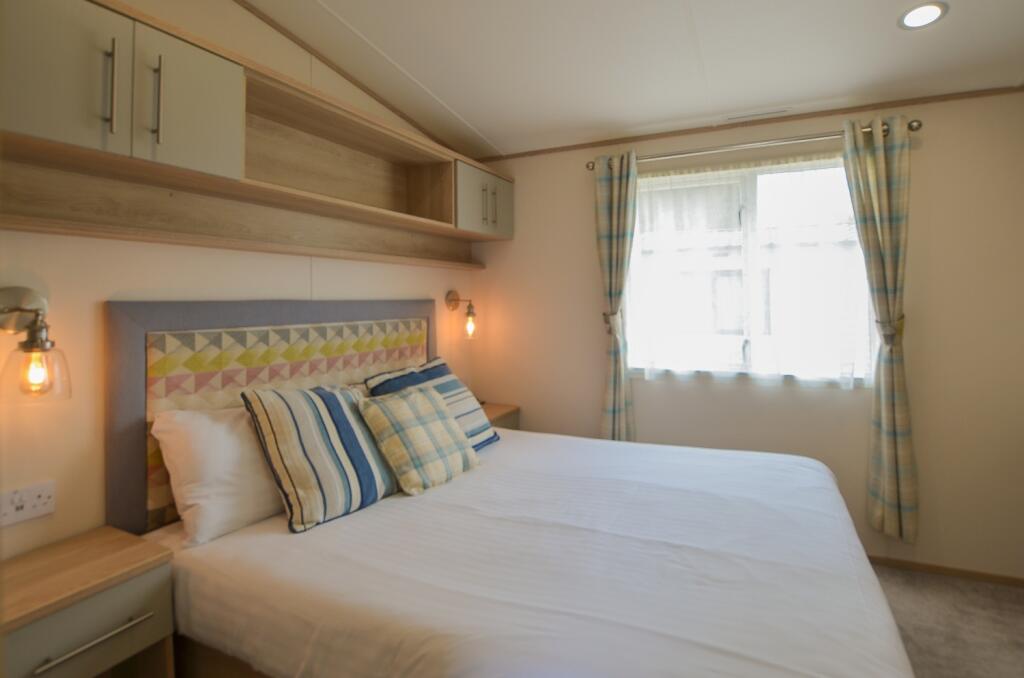 To Book A Viewing Call TPS Lostwithiel on 01208 87