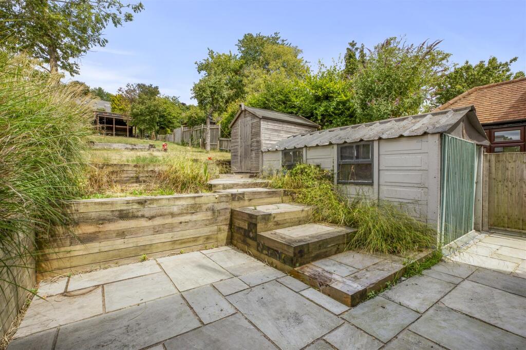 93 Southfield Road, HP13 5LB-10.jpg