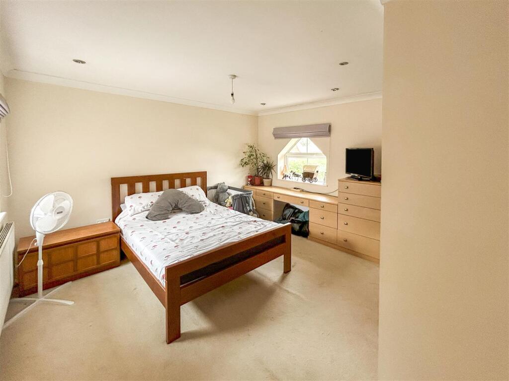 25-06-2025__09-32-45_Bed1_1.60RqI.jpg