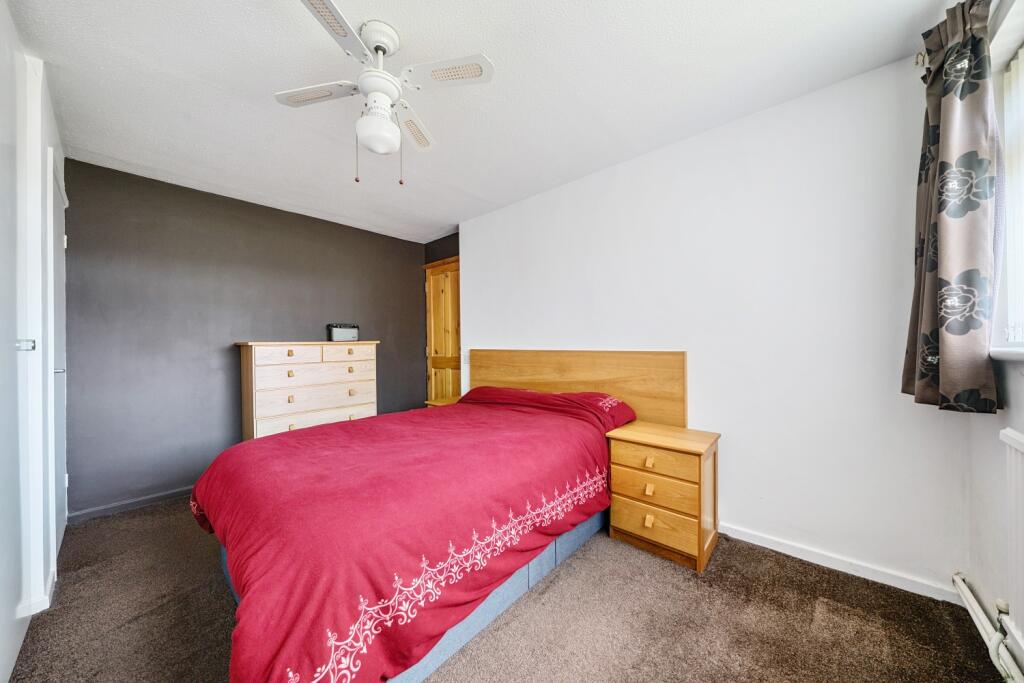 33 HEOL DEWI BEDROOM 1 (2)