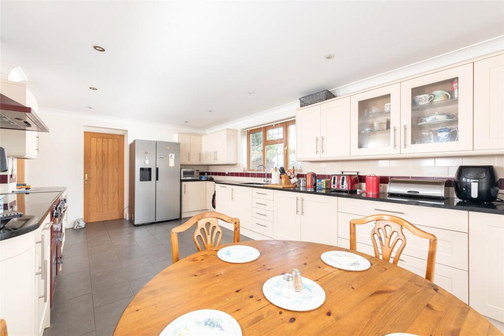 Kitchen/Breakfast Rm