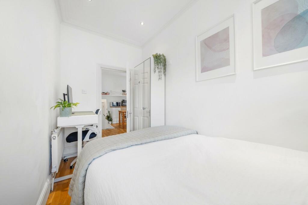 Bedroom 2 (2).jpg