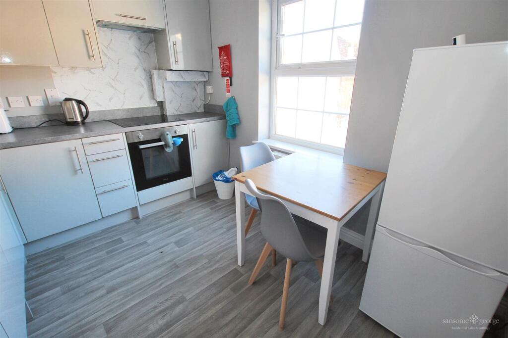 Kitchen F4