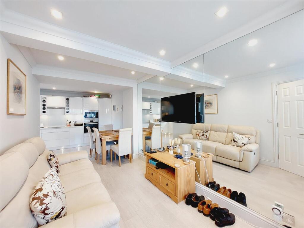 Lounge Area