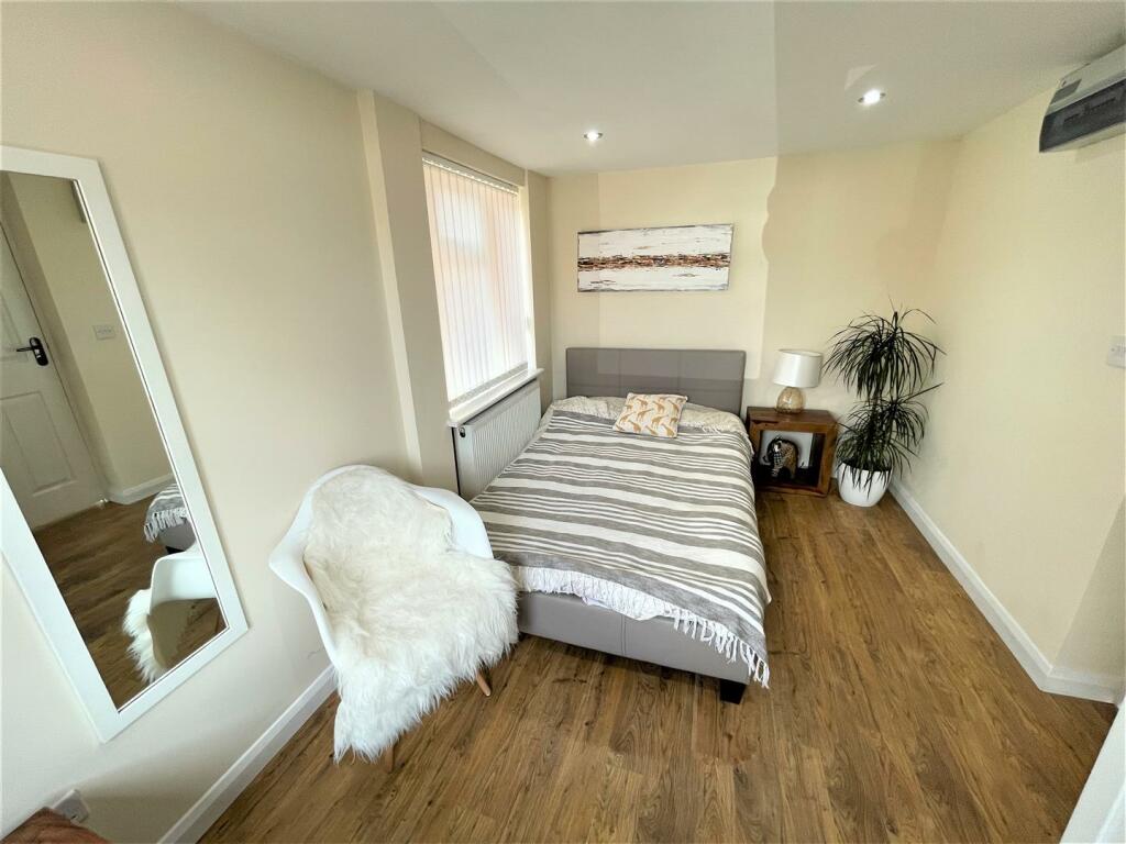 BEDROOM THREE :
