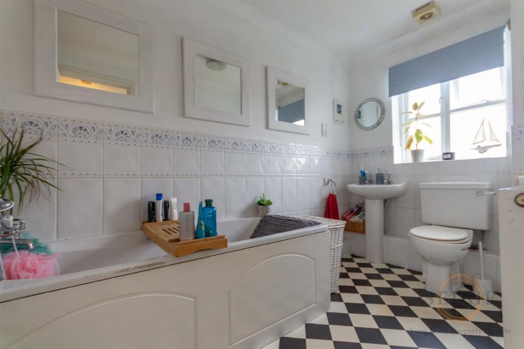 15 st james way -12.jpg
