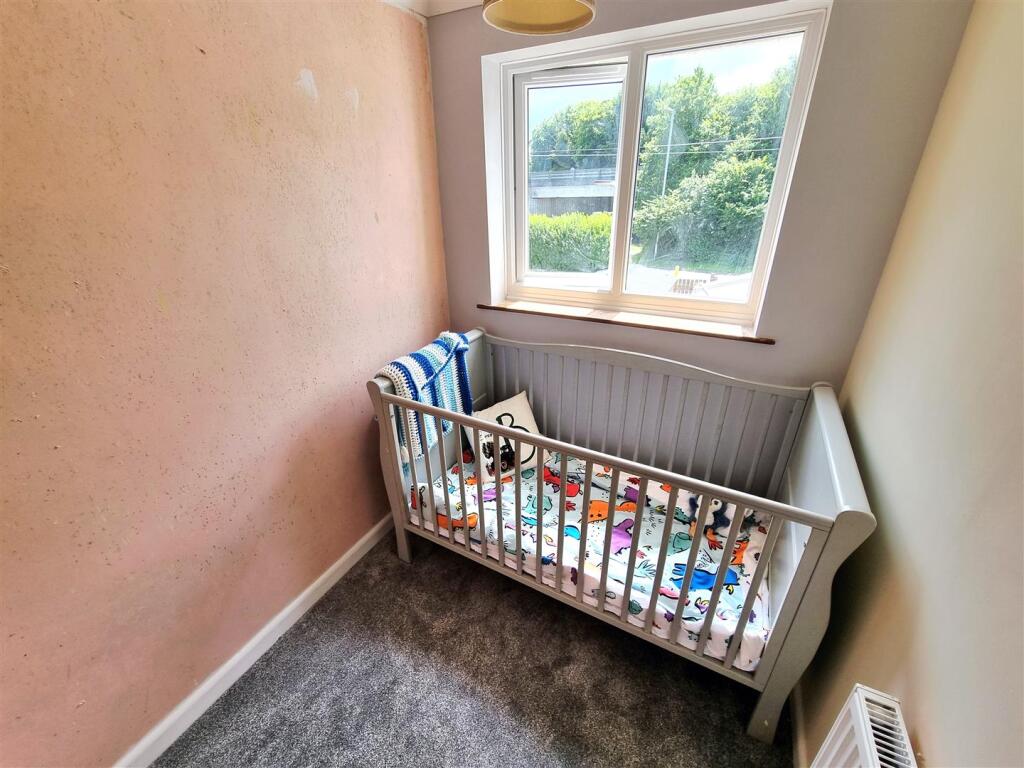 Bed 3.jpg