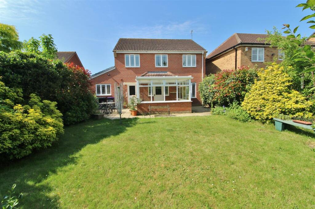 REAR GARDEN -