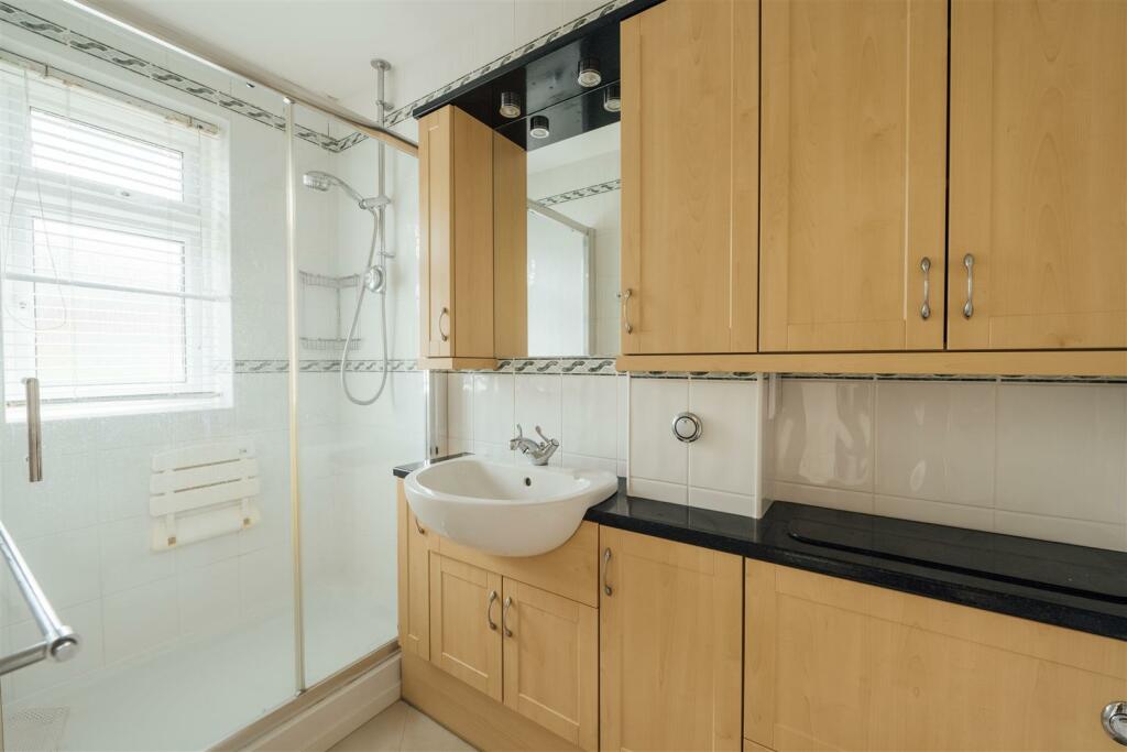 17 Benslow Rise, Hitchin-16.jpg