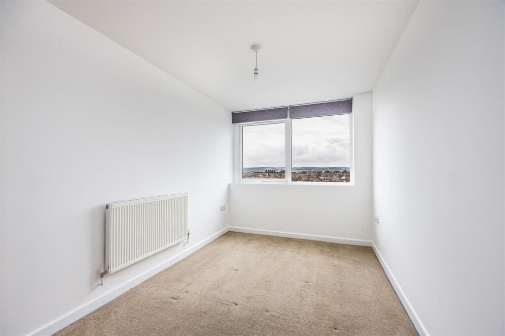 Flat 17, 29-31 Kingston Crescent, Portsmouth-Porti