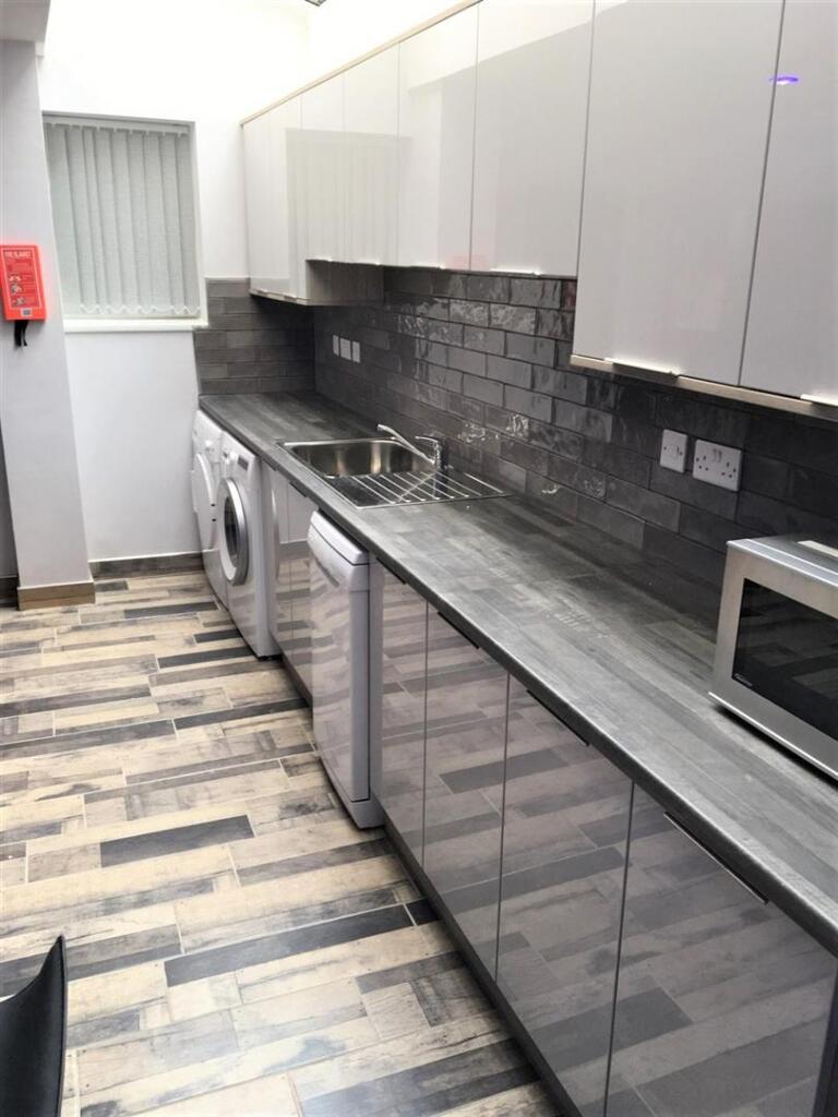 kitchen  3.jpg