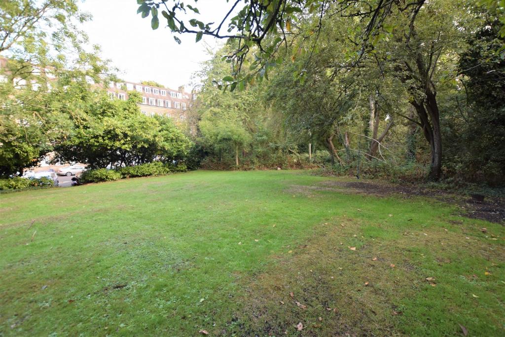 Communal gardens.jpg