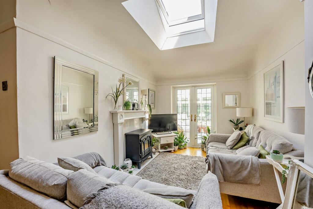 8558862-interior60-800.jpg