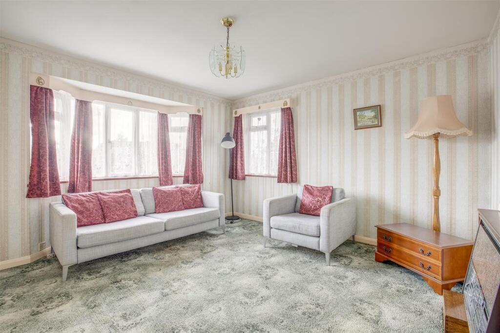 11 Wycombe Road, HP15 6RX-10.jpg
