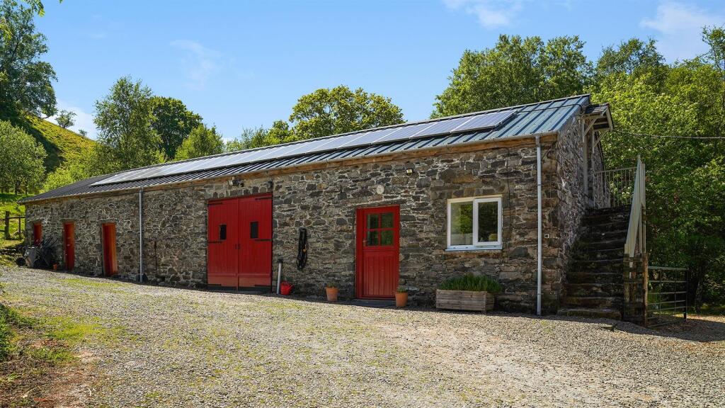 Barn courtyard.jpg