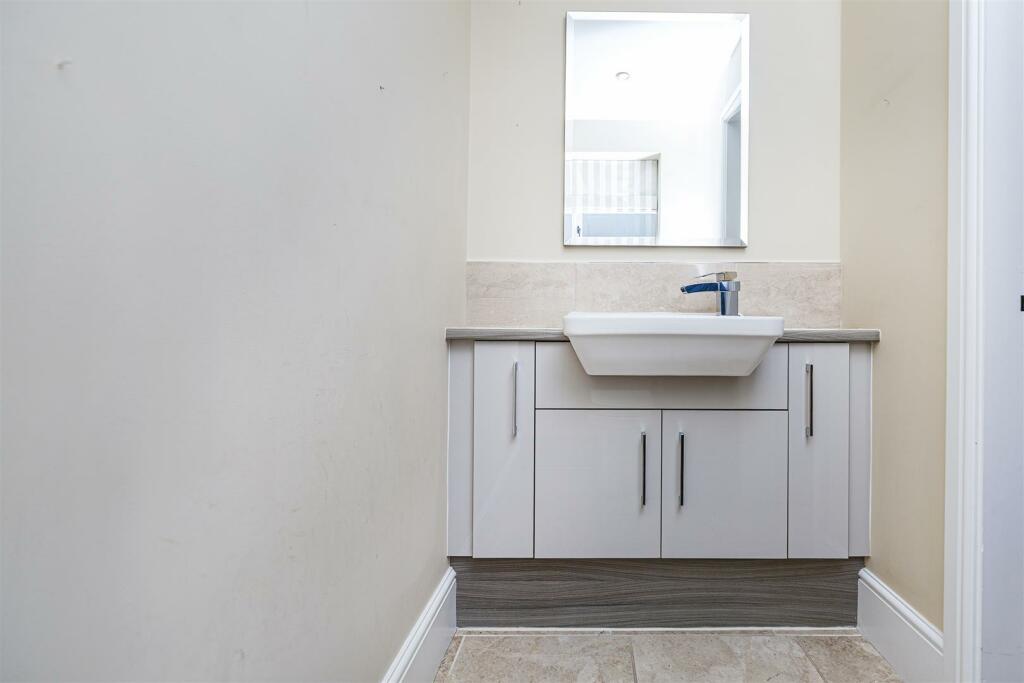 Bramleys Estate Agents - Beech Court - Farnley Tya