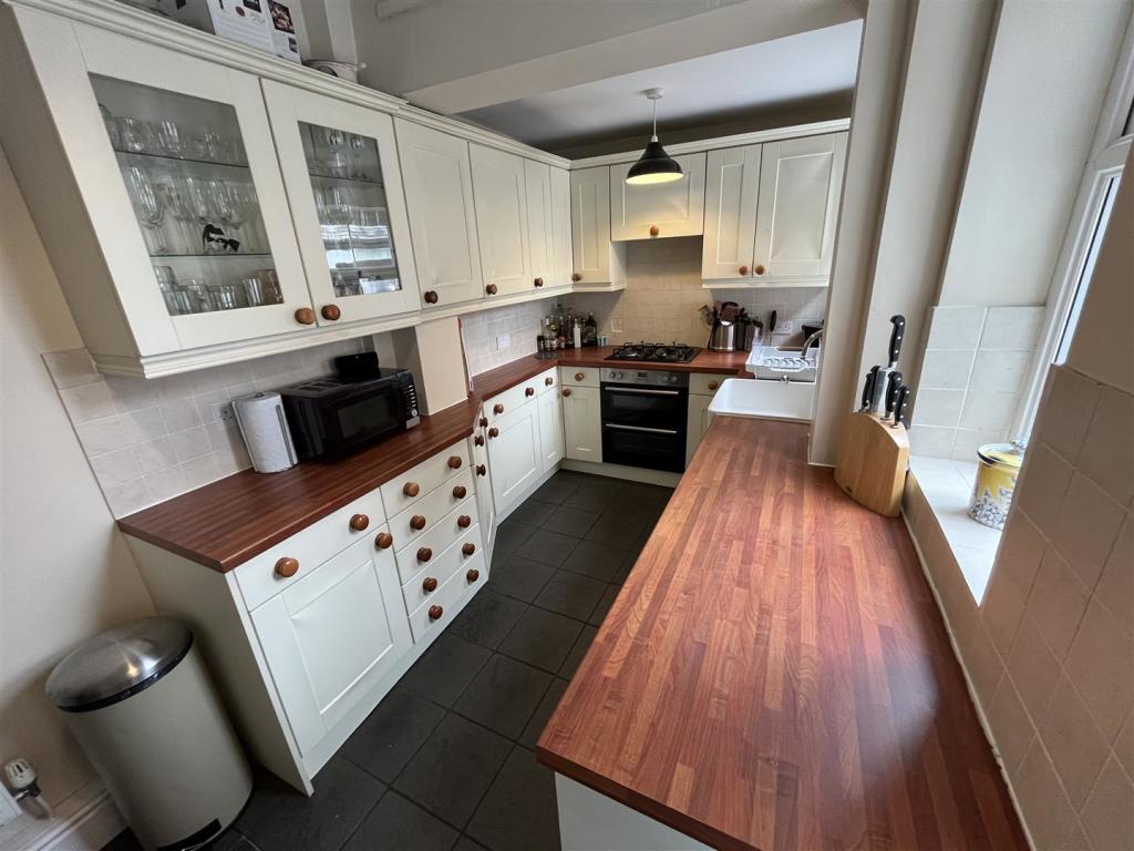 Kitchen Aspect 2.jpg
