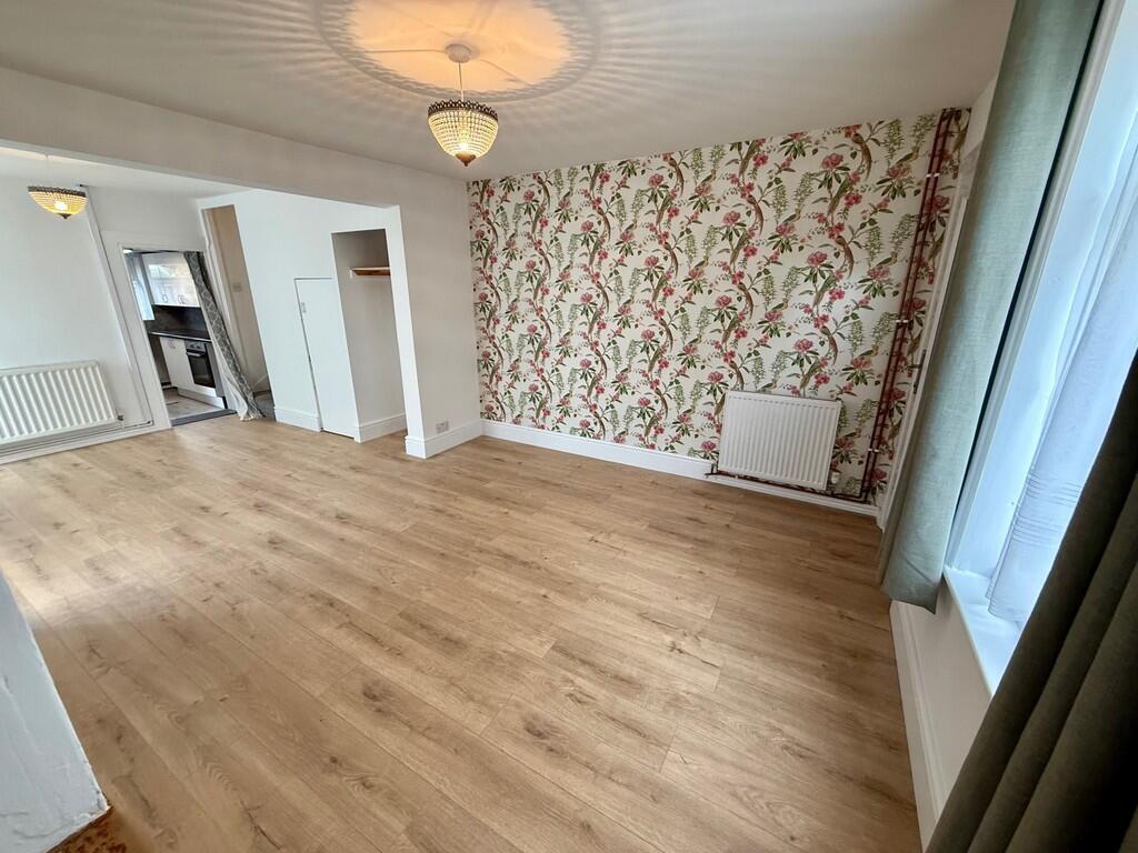 lounge end of lou...