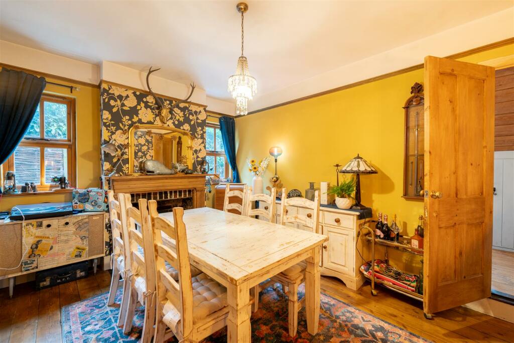 Dining Room.jpg