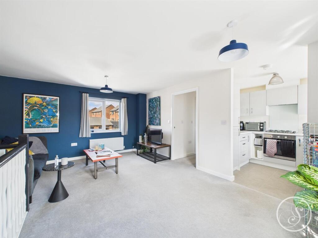 OPEN PLAN LOUNGE/KITCHEN