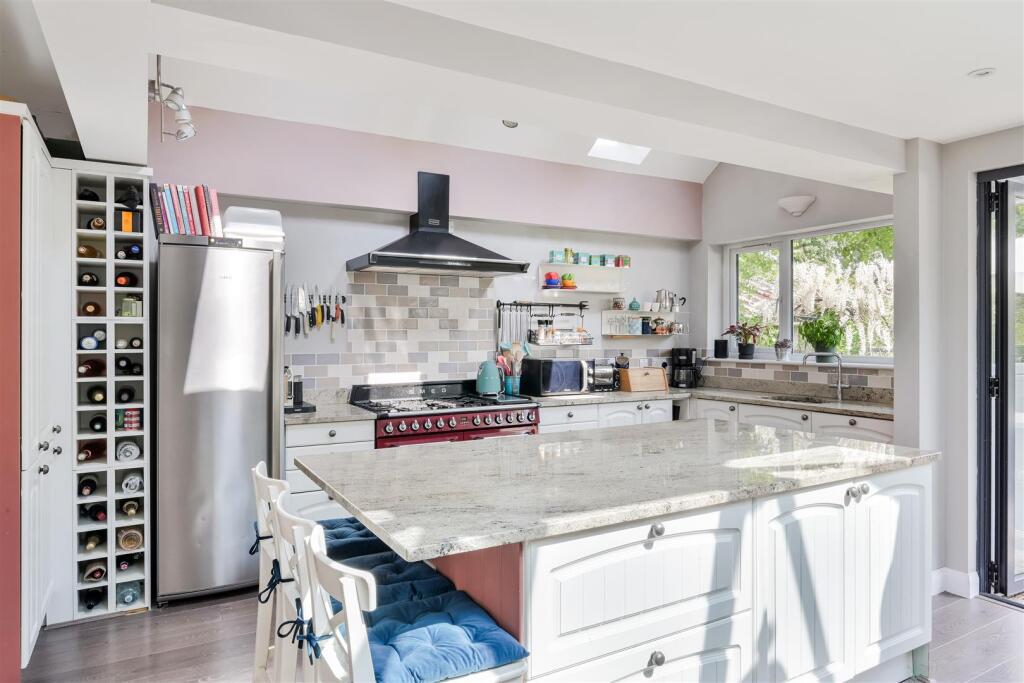 LOWER HILL ROAD (22).jpg